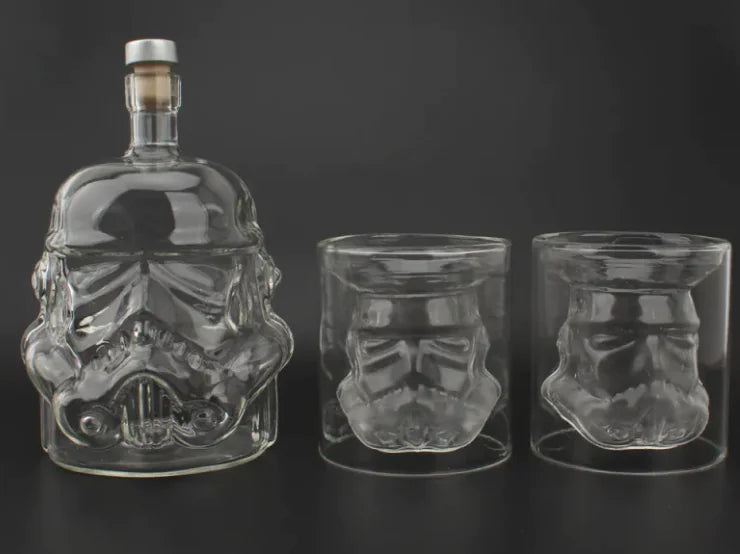 Borosilicate skull shaped glass decanter